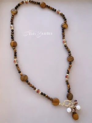 Colar Olho de Tigre com Pérolas Shell e Cristais